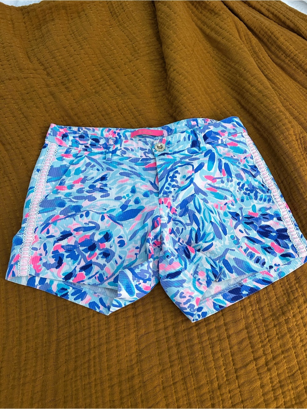 Lilly Pulitzer Women’s Floral Print Cotton Blend Shorts in Blue and Pink Size 2